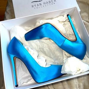 Ryan Haber Collection satin pump, size 39